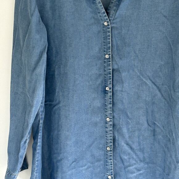 Soft Surroundings Chambray Pearl Rhinestone Tunic Top Size Medium Snap Front - Picture 3 of 10